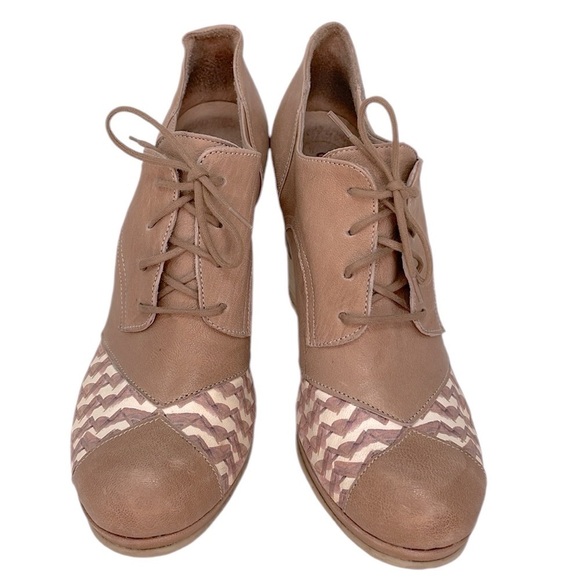 Gold Button Shoes Heels Mod Oxford Retro Taupe Brown Mauve Size 42 - Picture 2 of 10